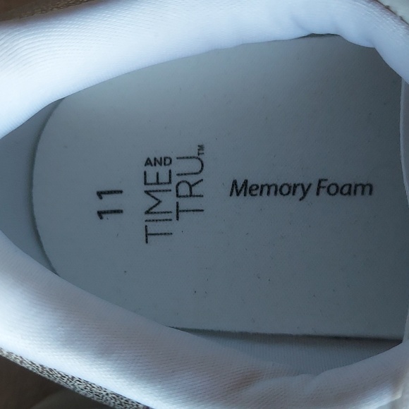Time & True size 11 memory foam white sneaker with gold accent at the back. EUC - Picture 4 of 6